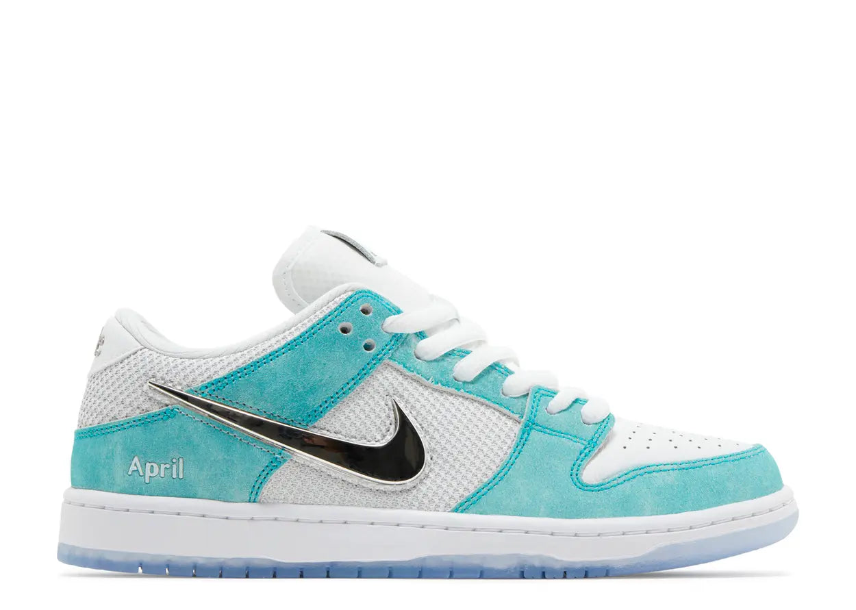 SB Dunk Low April