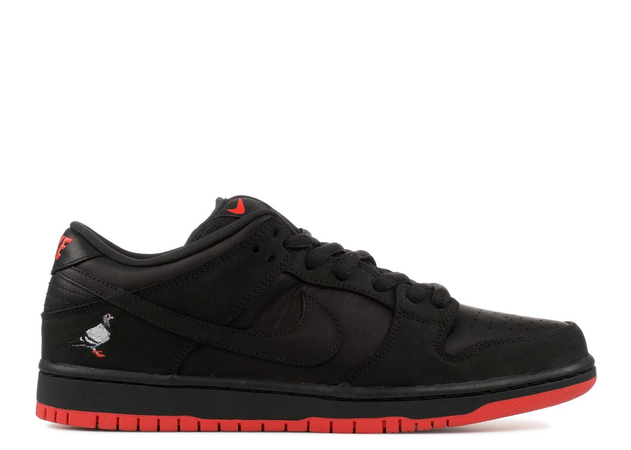 SB Dunk Low Pigeon Black
