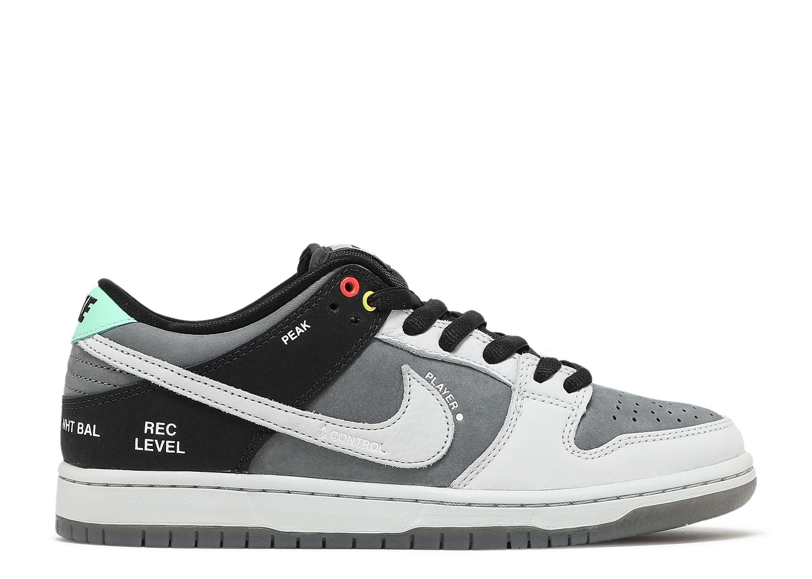 SB Dunk Low VX1000